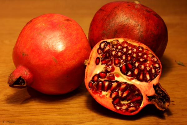 Punica granatum - Frucht im Anschnitt
